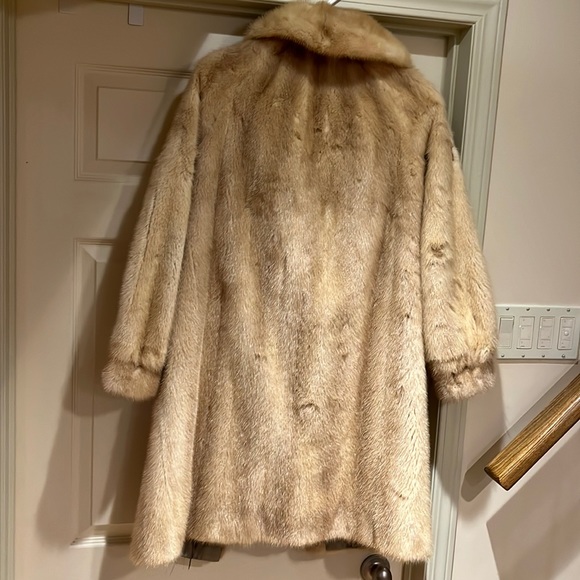 Luxury full length champagne mink fur coat - Picture 7 of 7